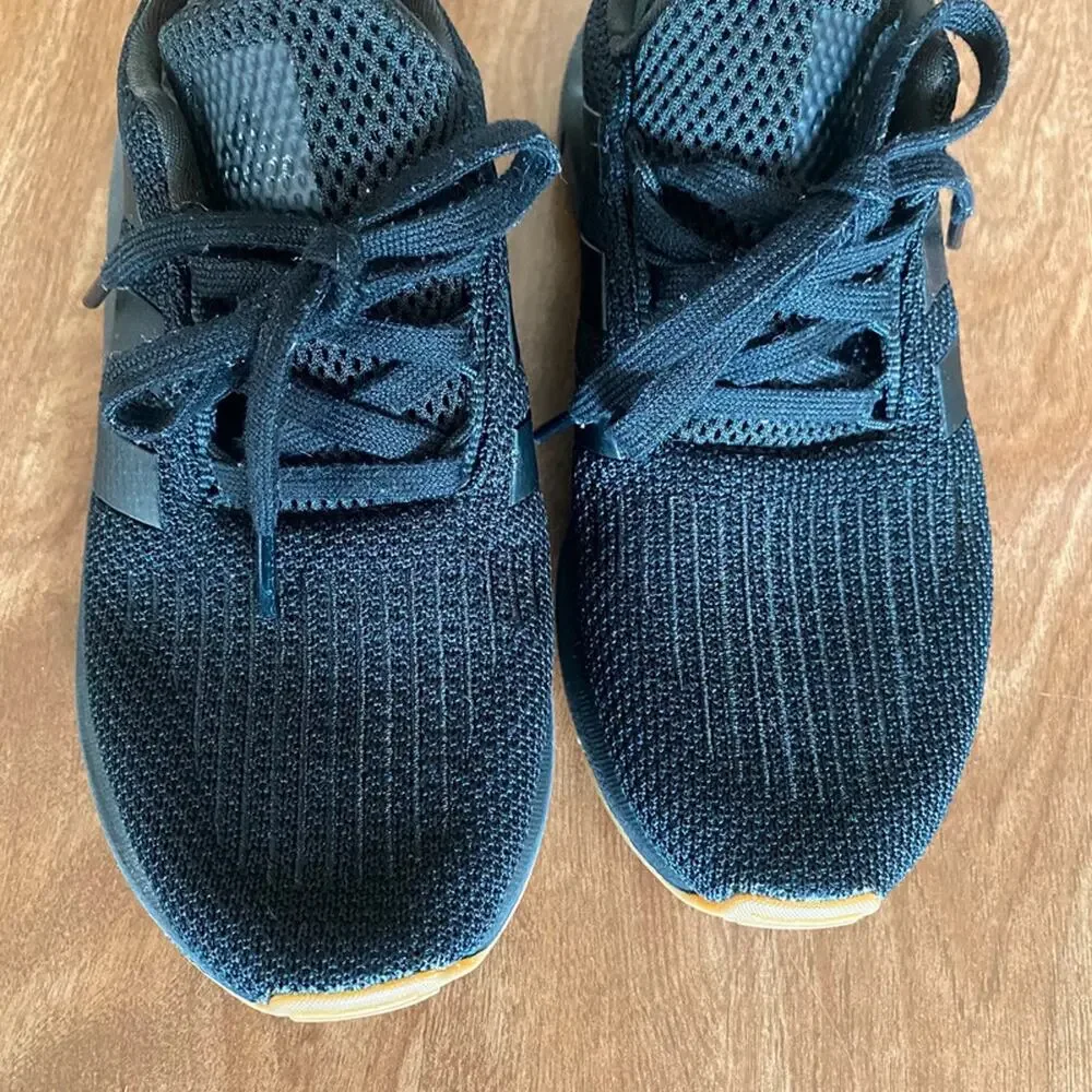 Adidas Swift Run 1.0 youth size 1 black